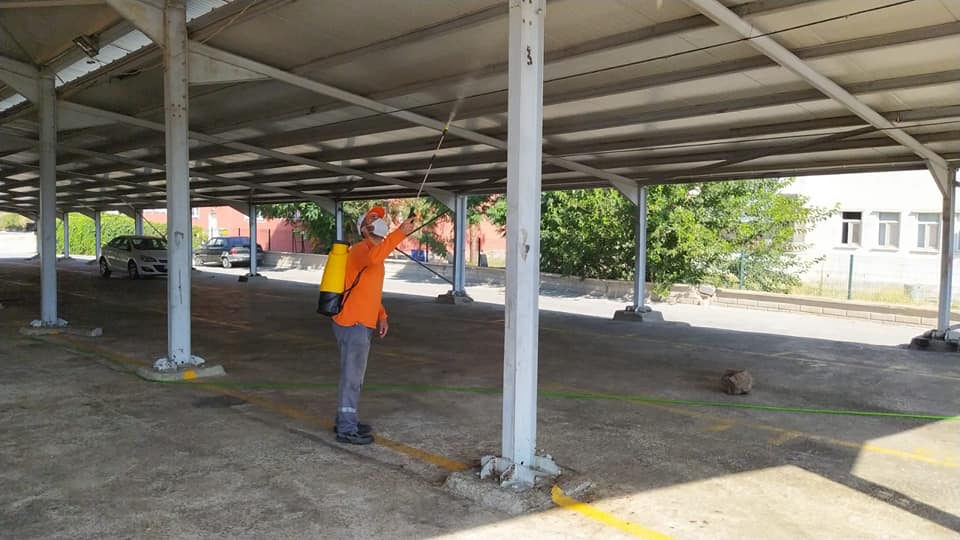 Bir ayakta görseli olabilir